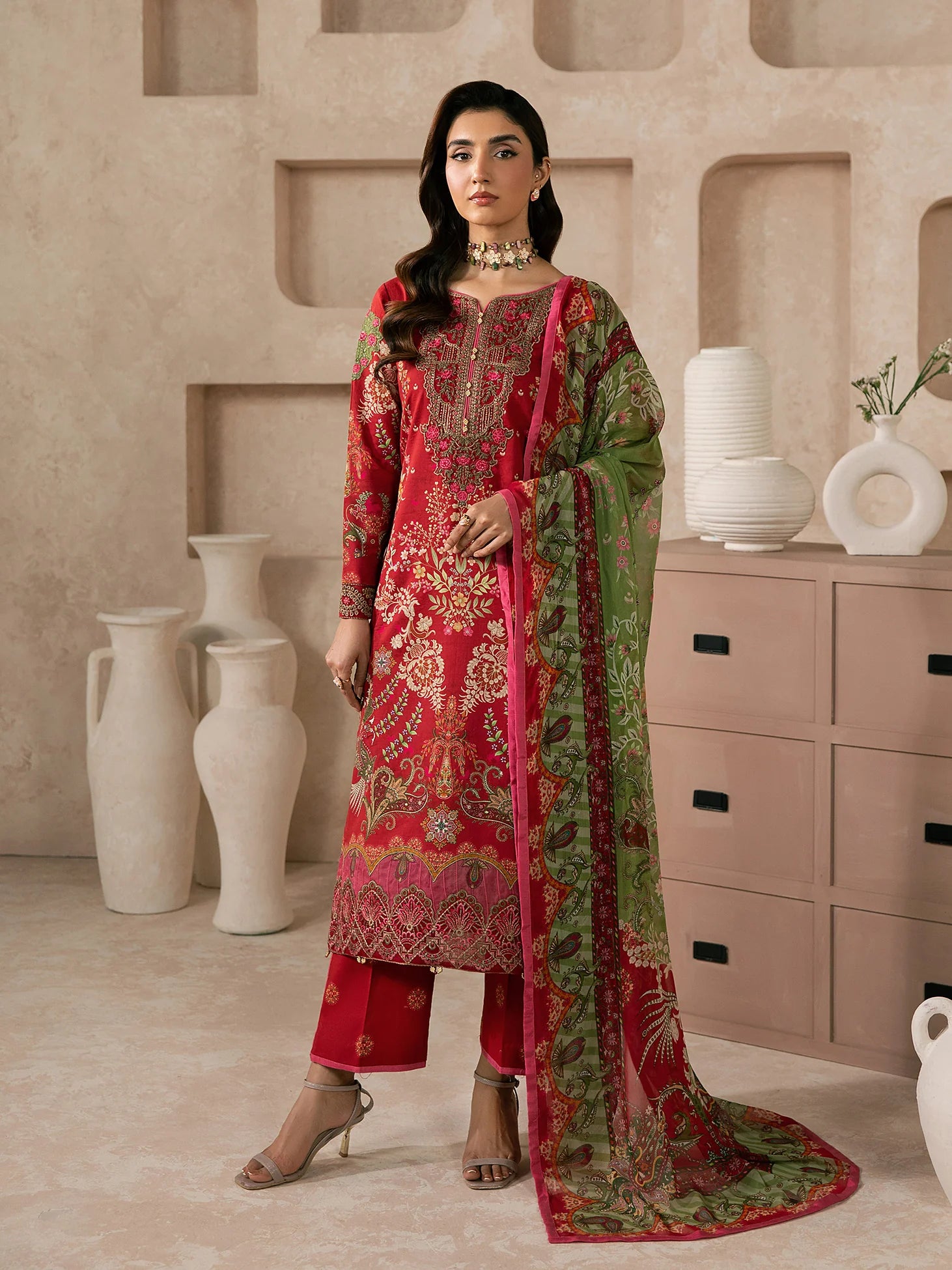 GULAAL SYRA LAWN NAEL