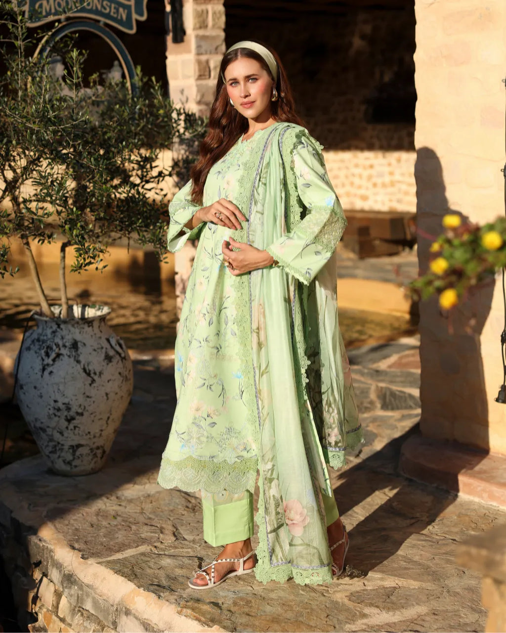 AYLLEEN NAQSH RONAQ