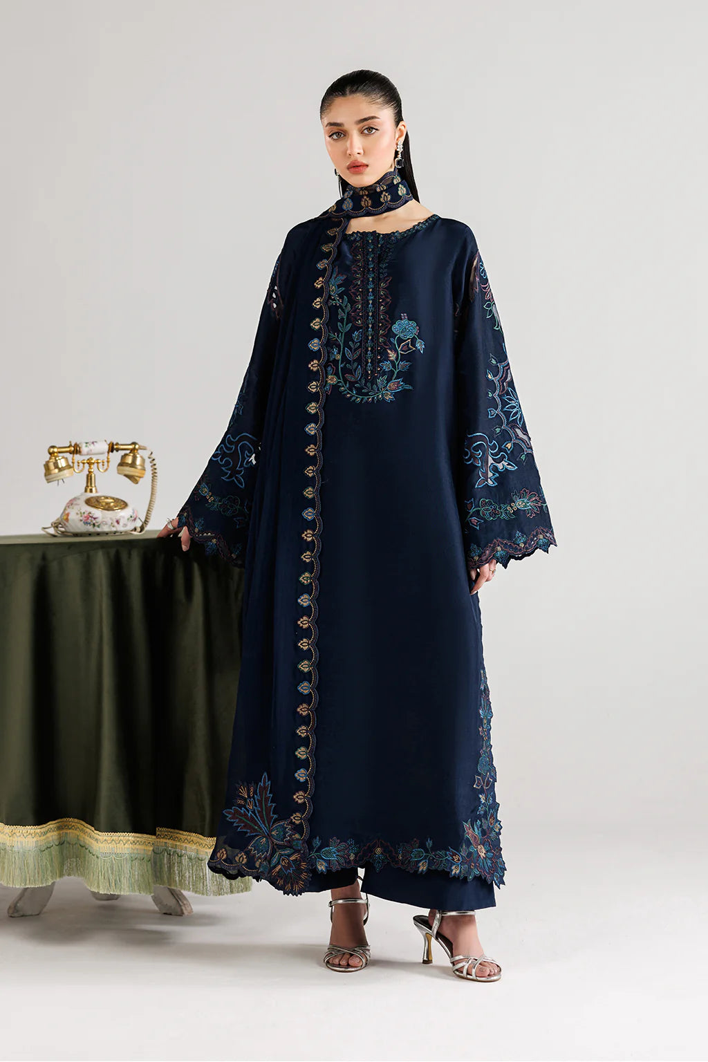 IZNIK UE-654 3PC