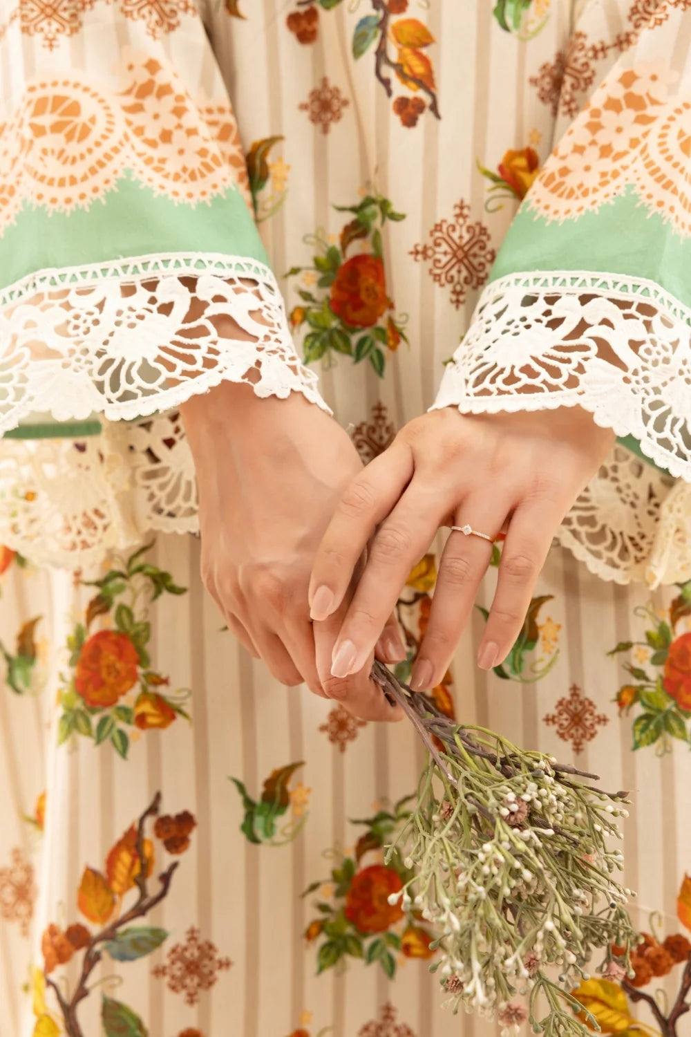 GULMINA LARA DE FLORA NUDEA
