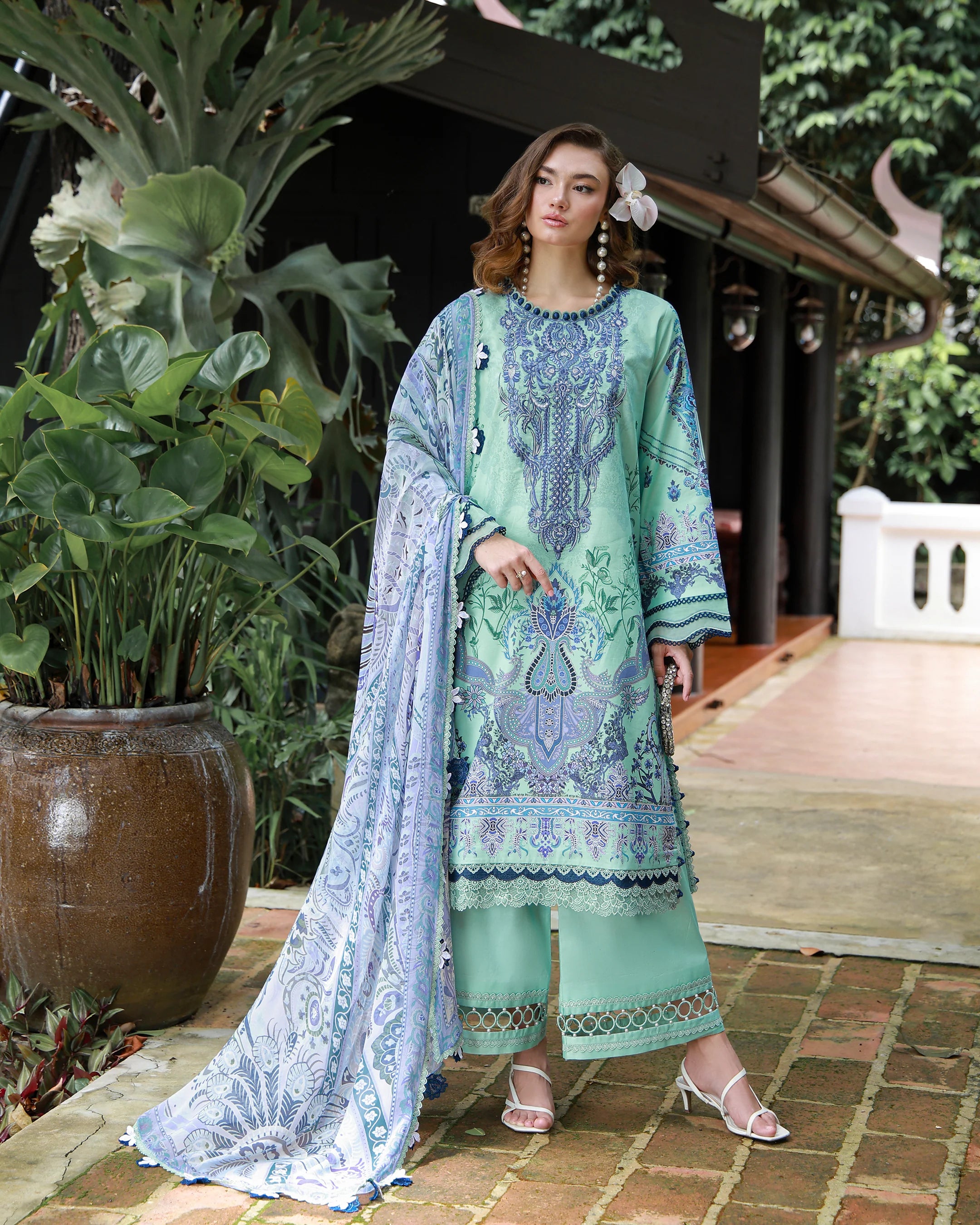 JADE URBANE EMBROIDERED LAWN MONARQUE