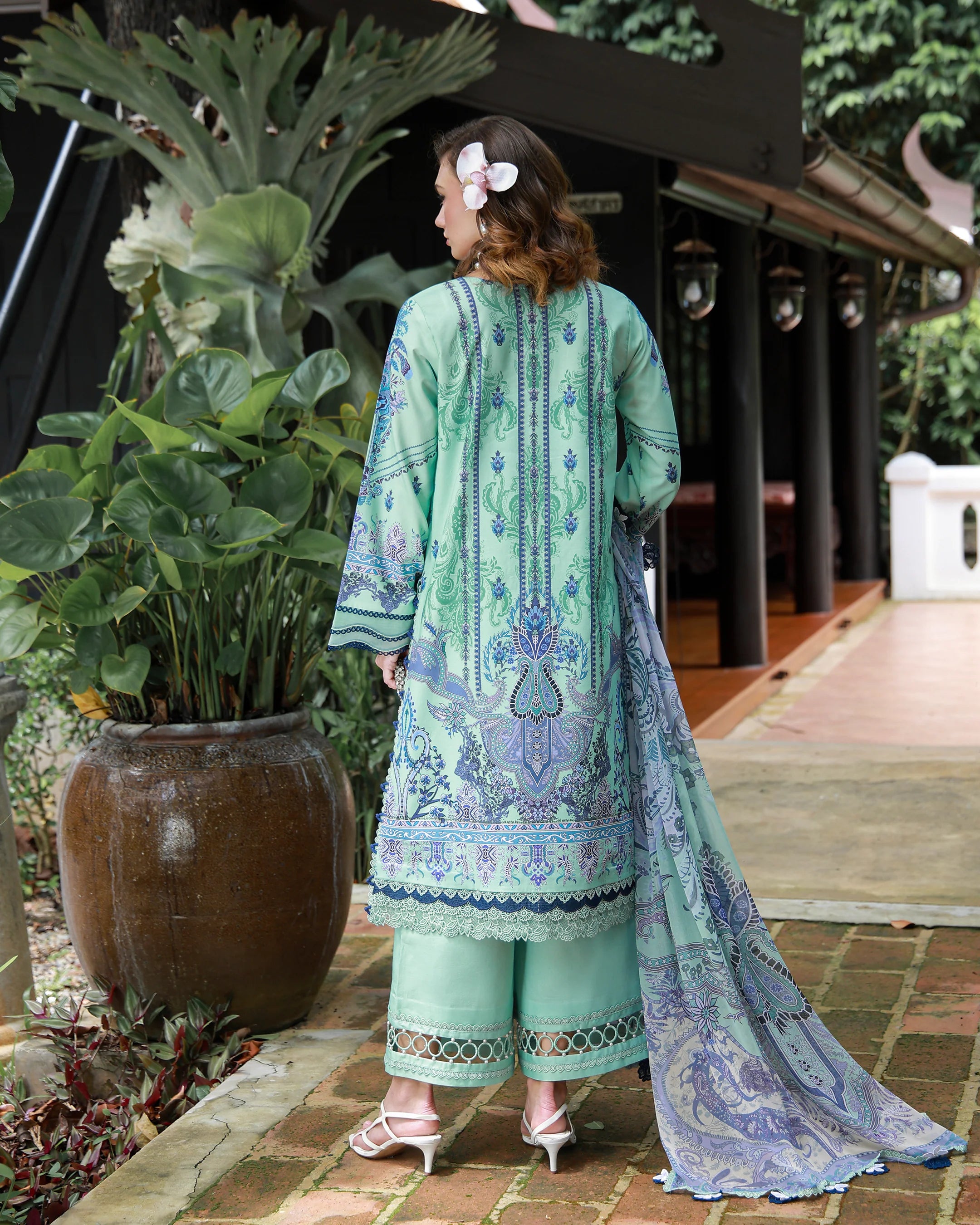 JADE URBANE EMBROIDERED LAWN MONARQUE