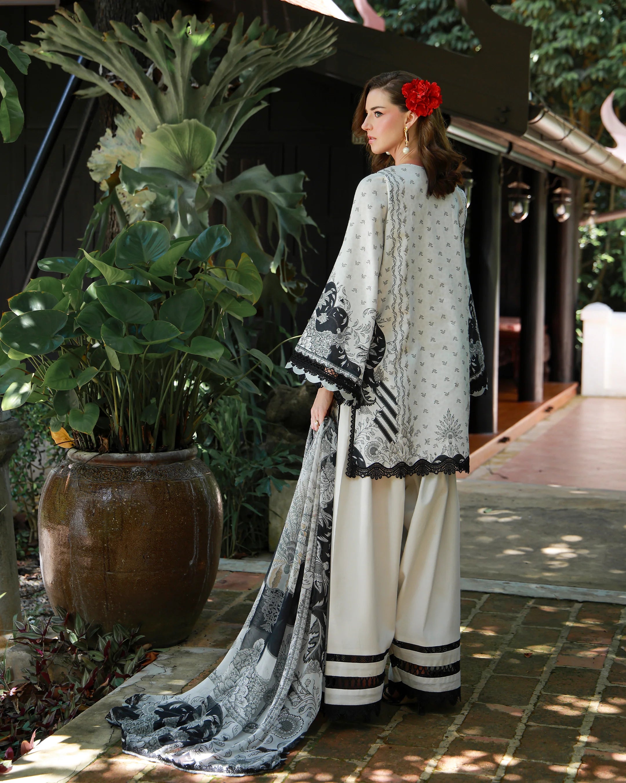 JADE URBANE EMBROIDERED LAWN MAGNOLIA