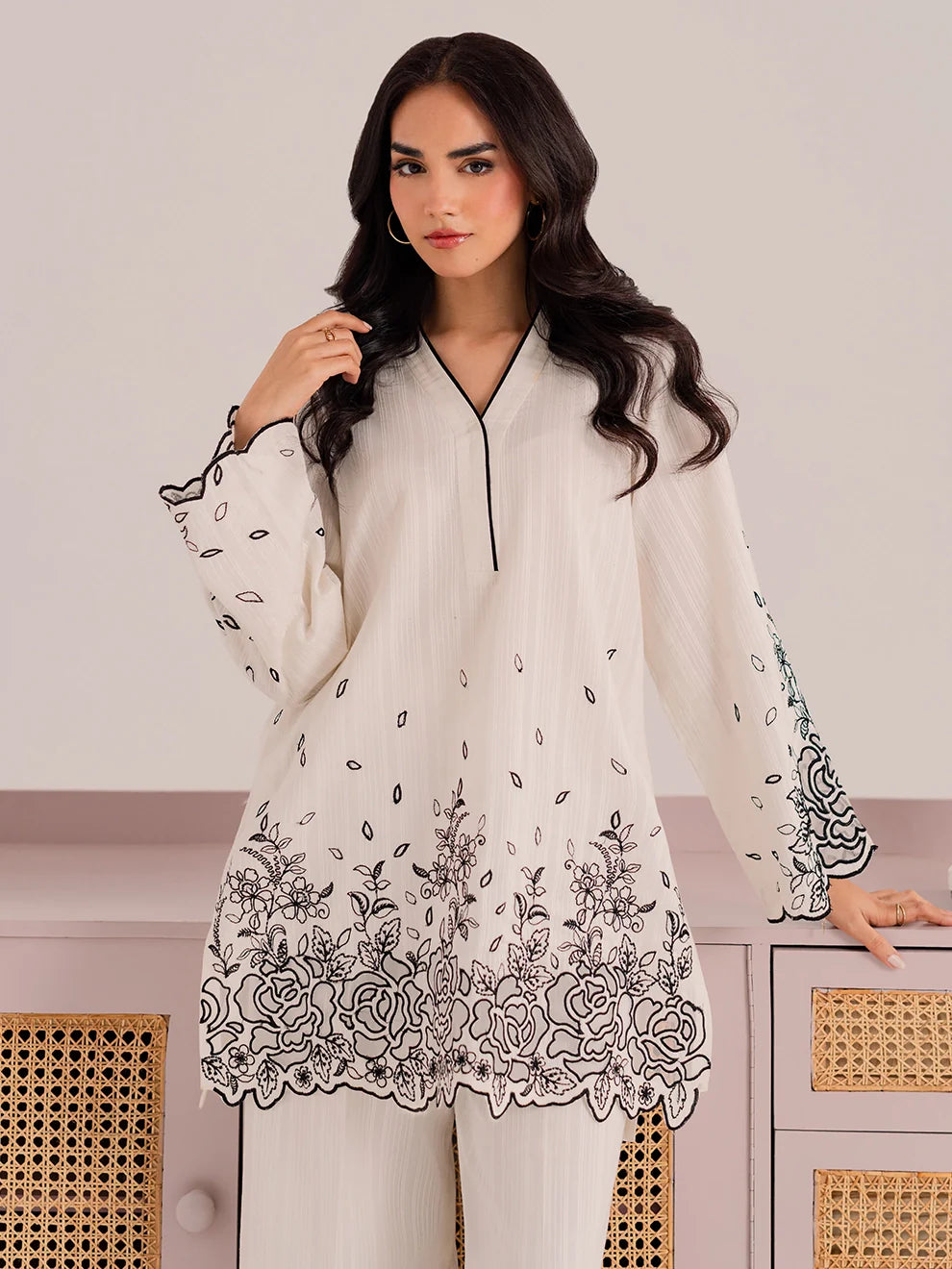KIARA NOIRVALE 2PC
