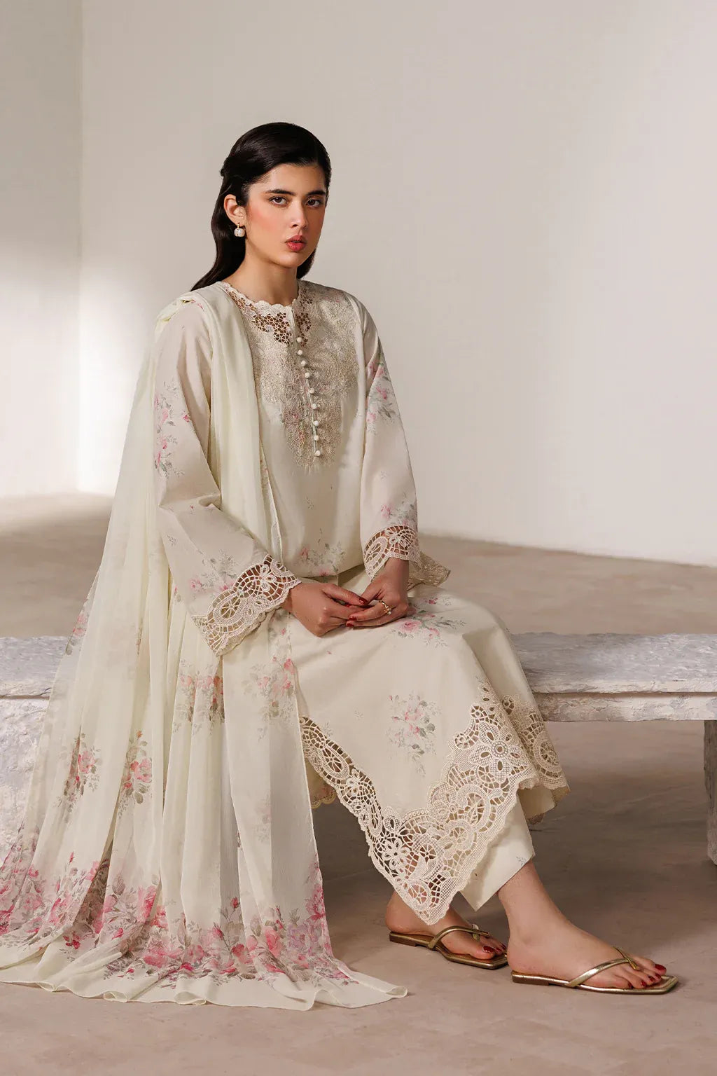 IZNIK EXCLUSIVE LAWN UE-632