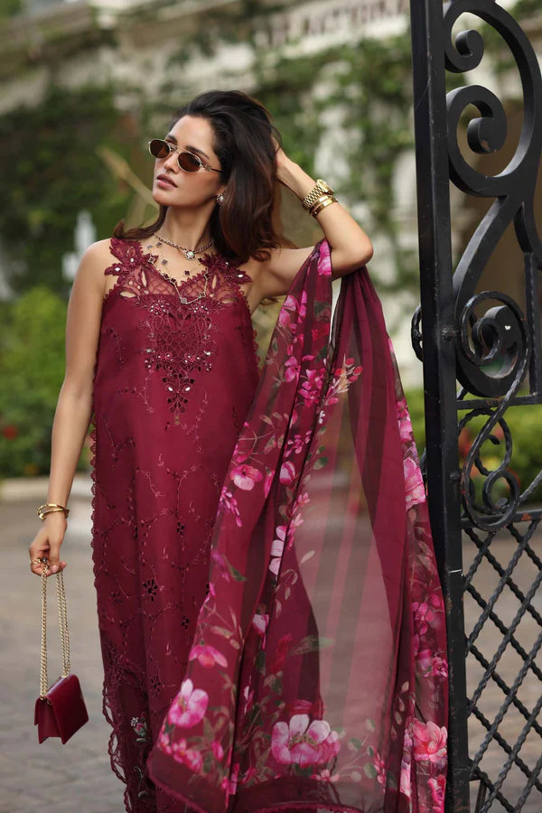 NOOR BY SAADIA ASAD LUXE CHIKANKARI D-03