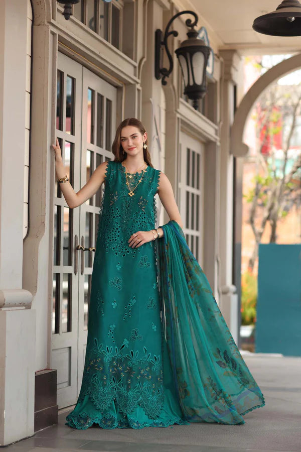 NOOR BY SAADIA ASAD LUXE CHIKANKARI D-01