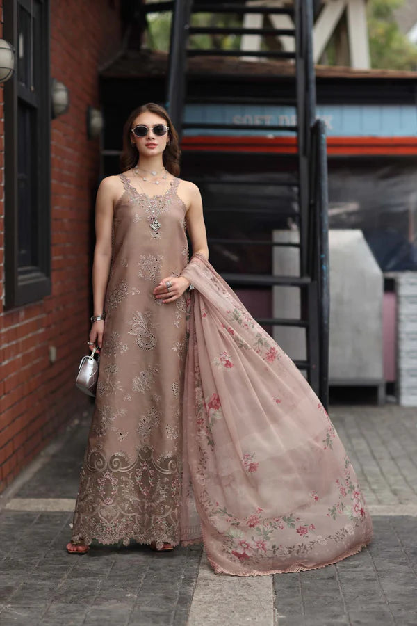 NOOR BY SAADIA ASAD LUXE CHIKANKARI D-12