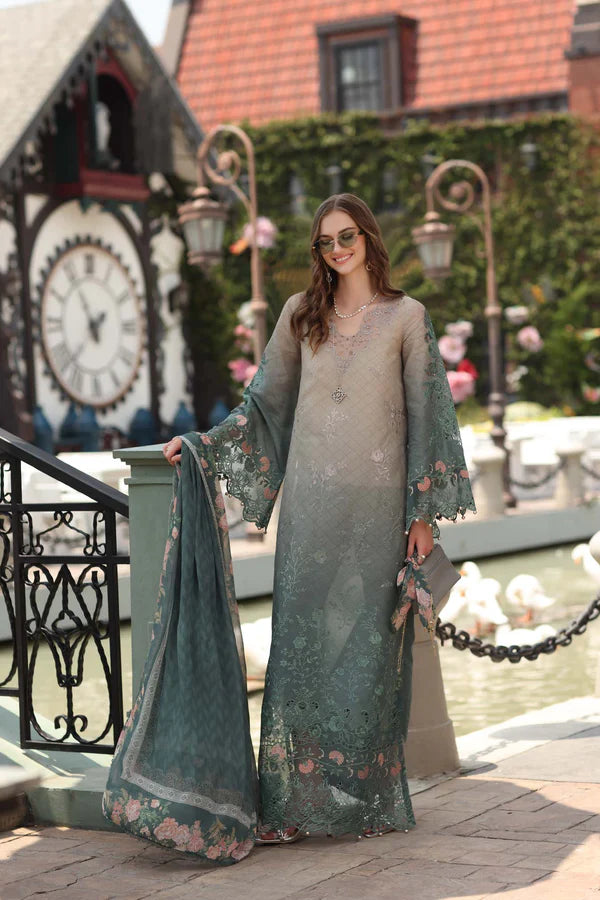 NOOR BY SAADIA ASAD LUXE CHIKANKARI D-04