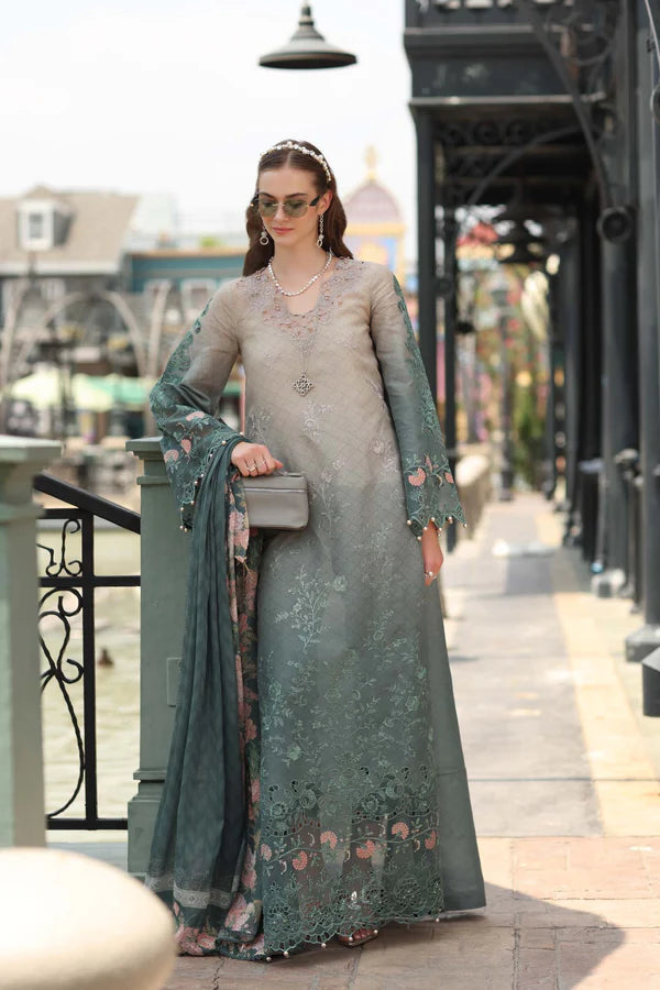 NOOR BY SAADIA ASAD LUXE CHIKANKARI D-04