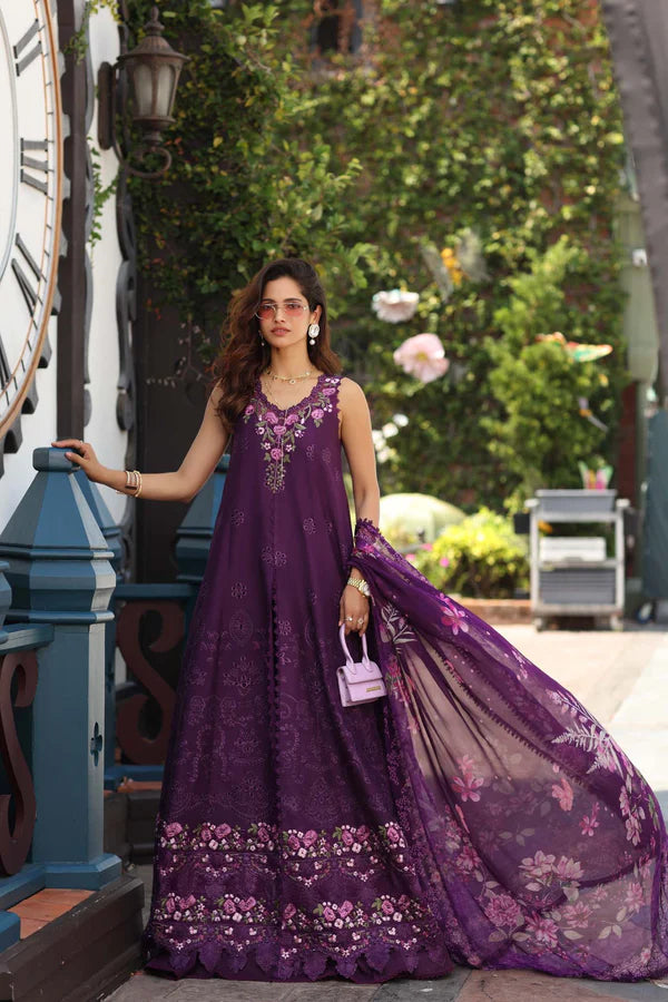 NOOR BY SAADIA ASAD LUXE CHIKANKARI D-07