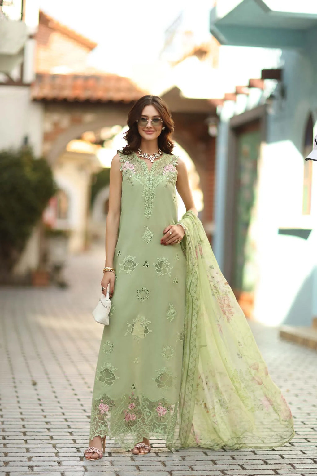 NOOR BY SAADIA ASAD D3-A