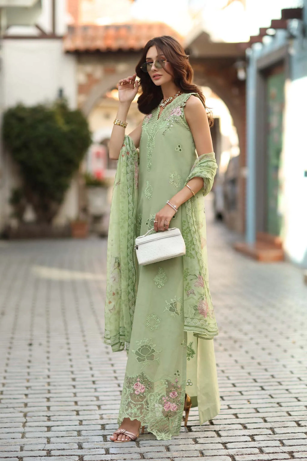 NOOR BY SAADIA ASAD D3-A