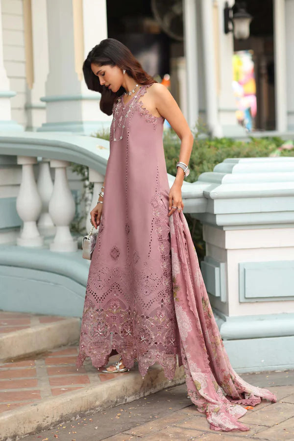 NOOR BY SAADIA ASAD LUXE CHIKANKARI D-08