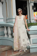 NOOR BY SAADIA ASAD LUXE CHIKANKARI D-02