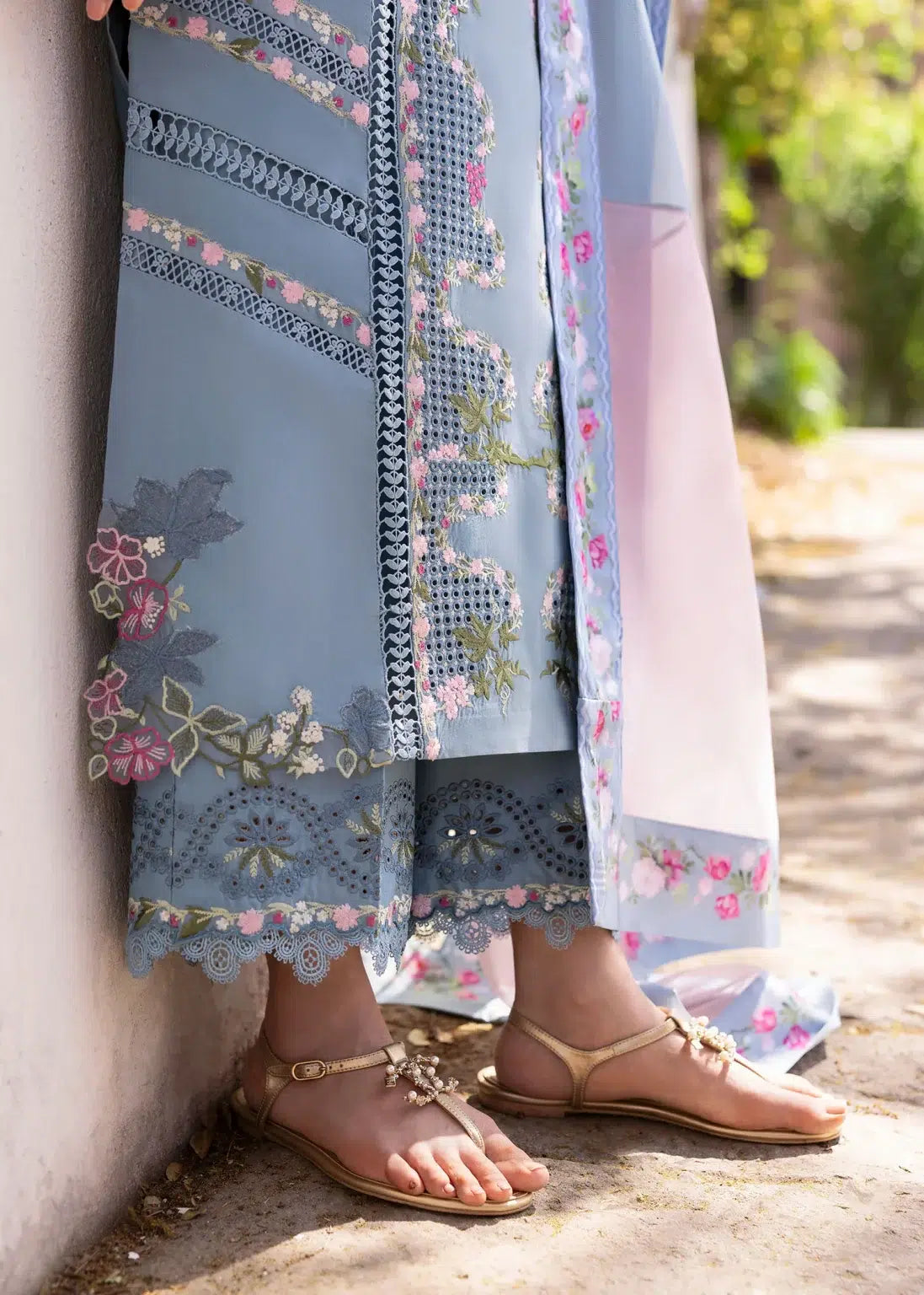 SAIRA SHAKIRA BLOOM D-01B