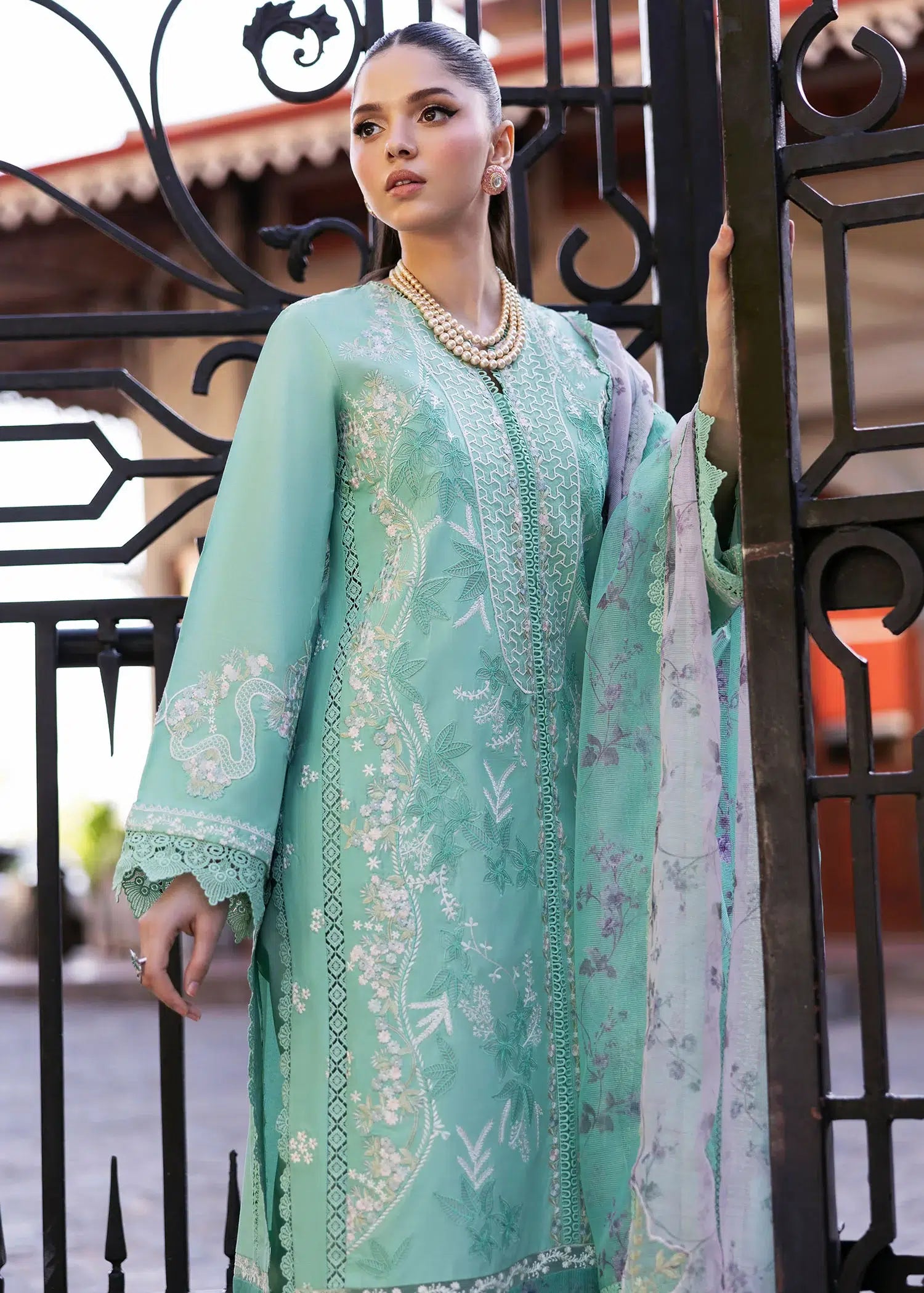 SAIRA SHAKIRA BLOOM D-03B