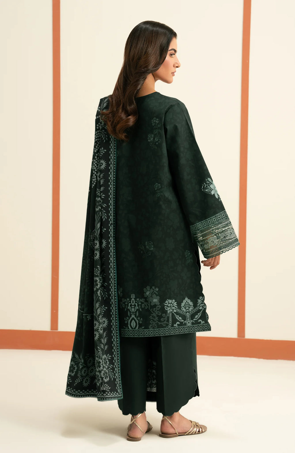 SERAN ESSENTIALS 26  D-05