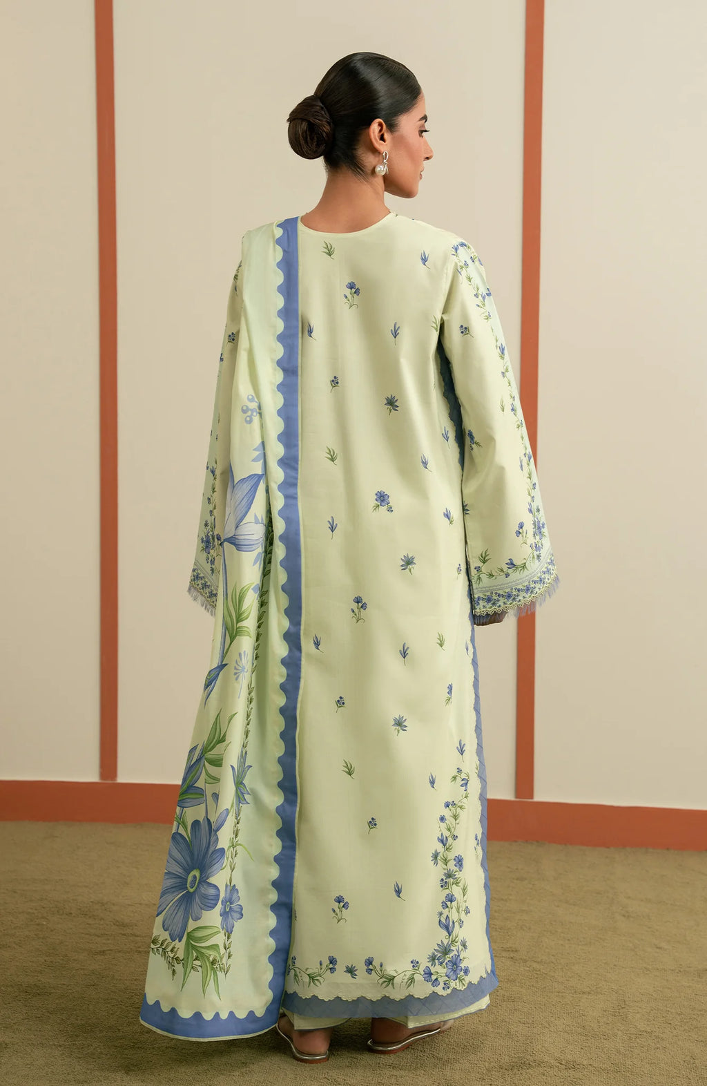 SERAN ESSENTIALS 26  D-01