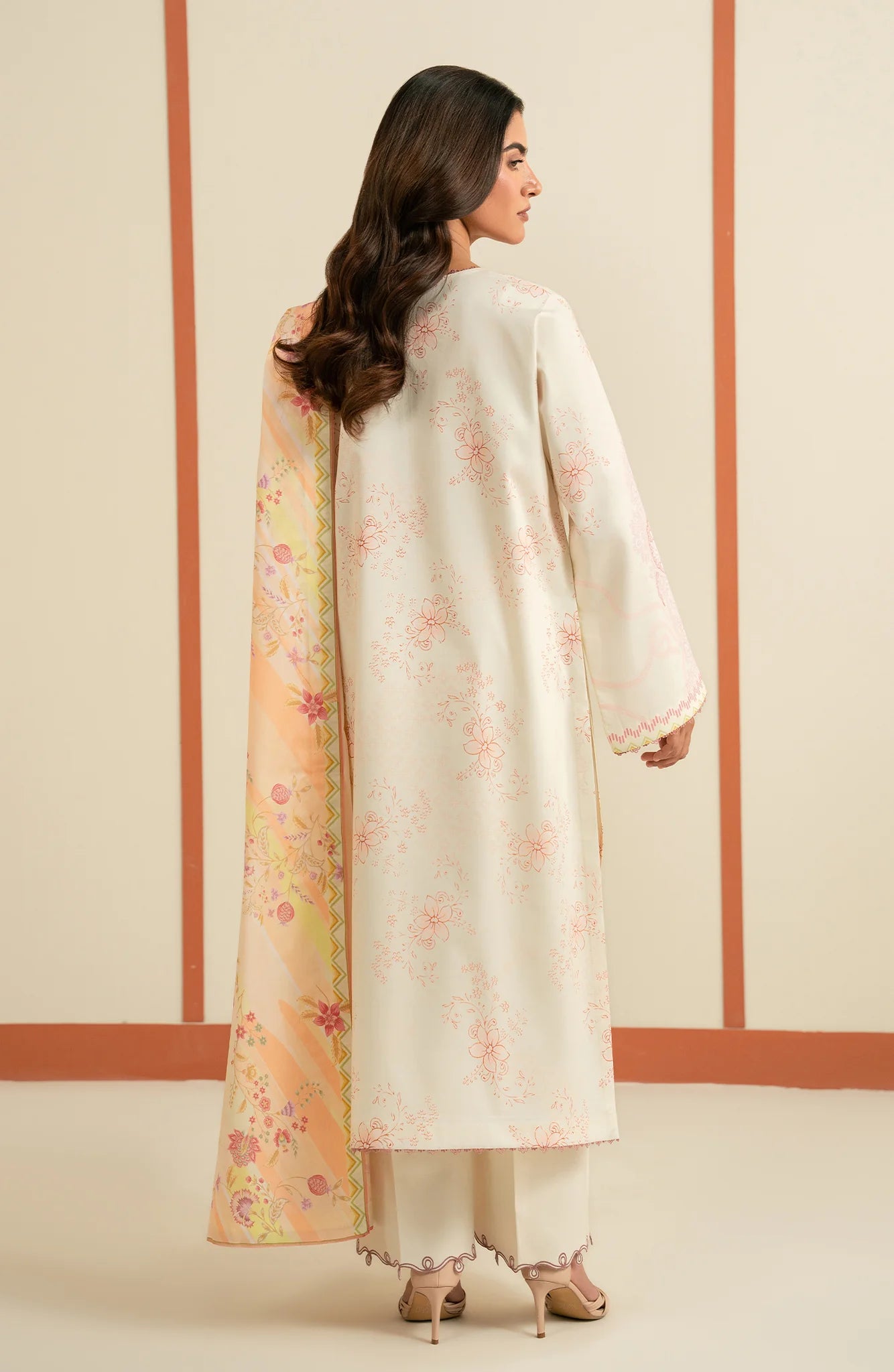 SERAN ESSENTIALS 26  D-06