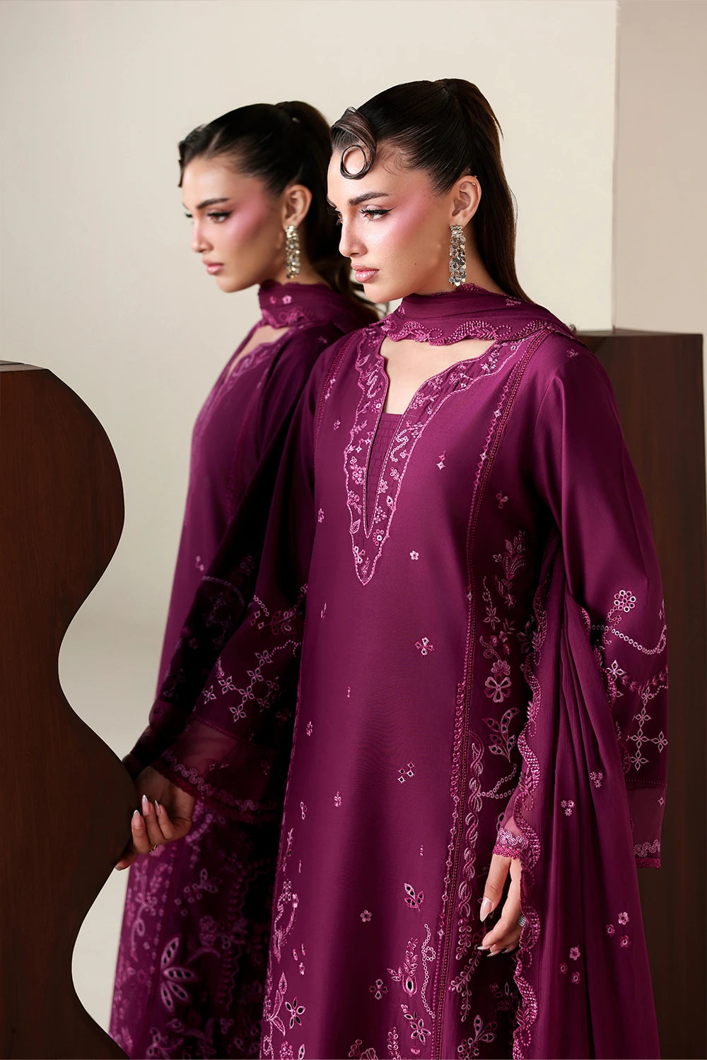 AZURE LUXURY LAWN GROVY GARNET