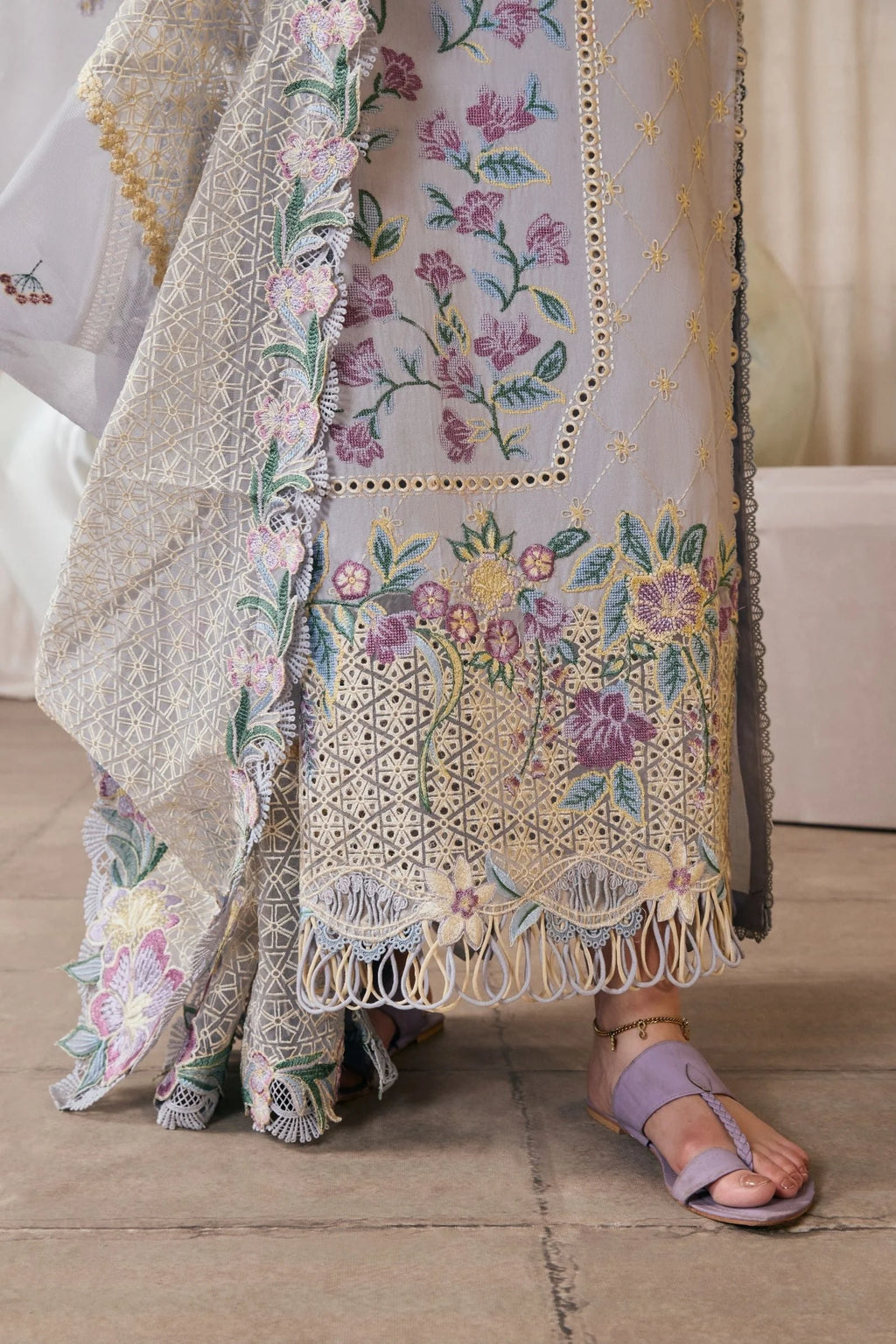 MARYAM HUSSAIN LUXURY LAWN PARI
