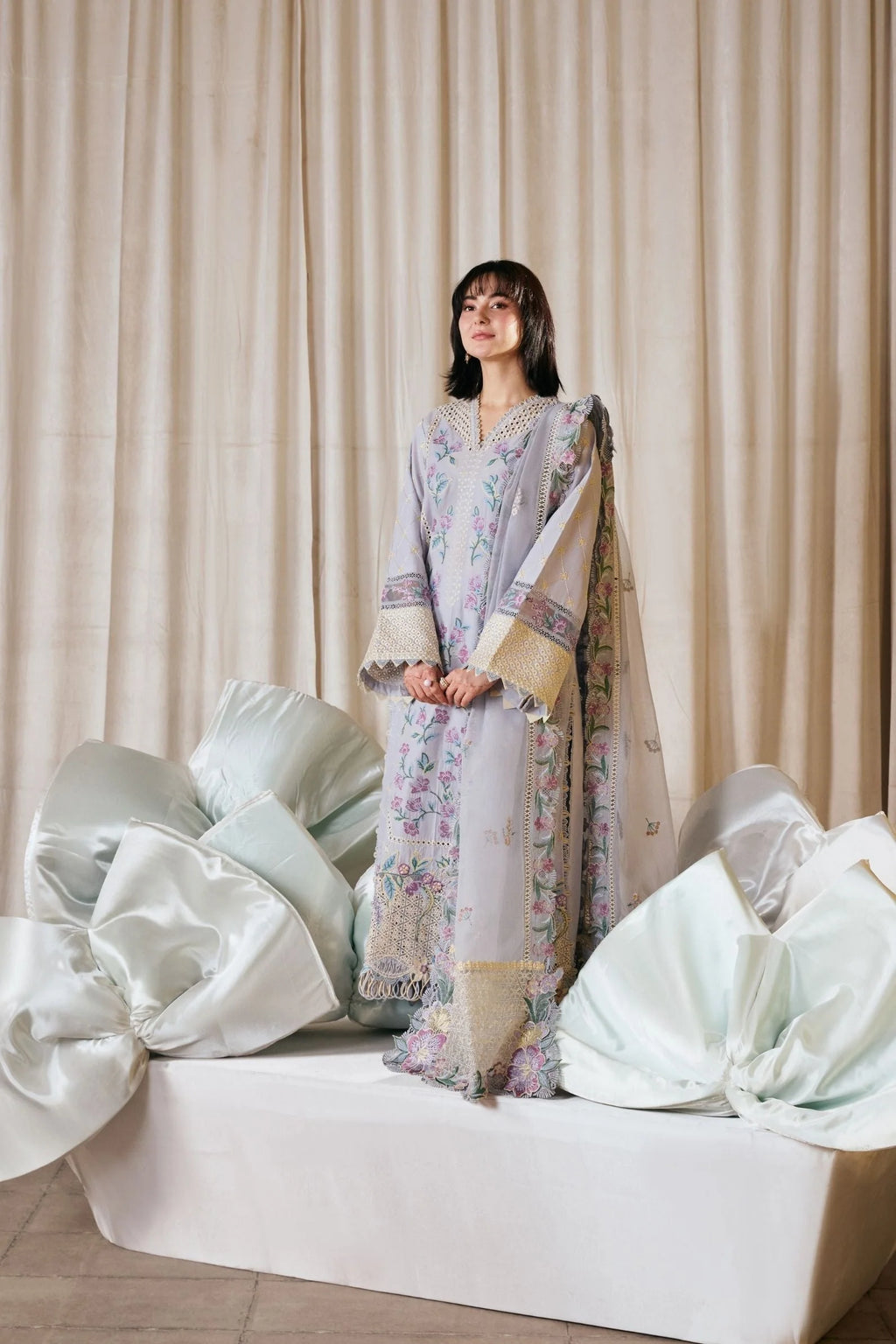 MARYAM HUSSAIN LUXURY LAWN PARI