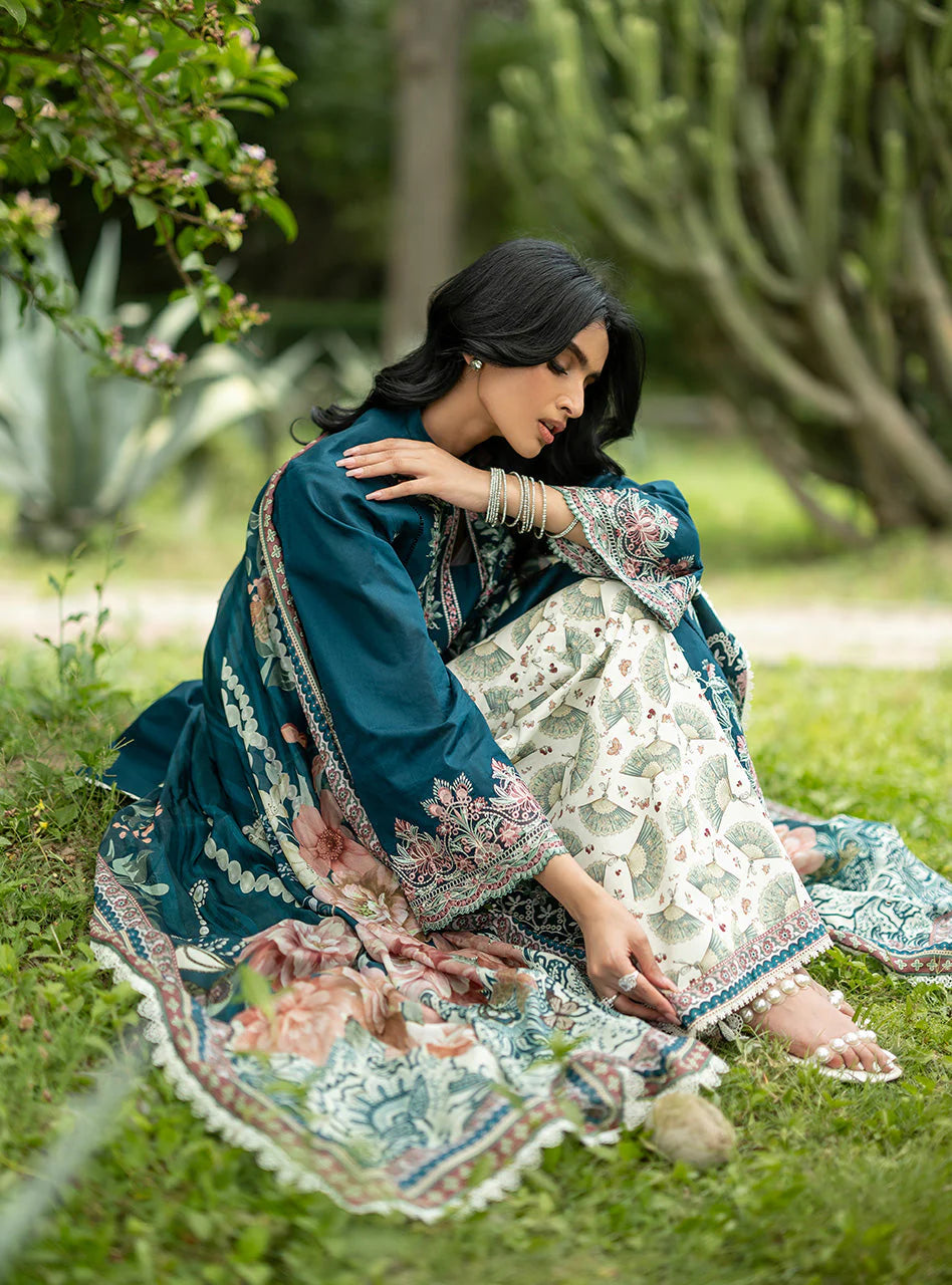 ZAINAB CHOTTANI LUXE LAWN D-01