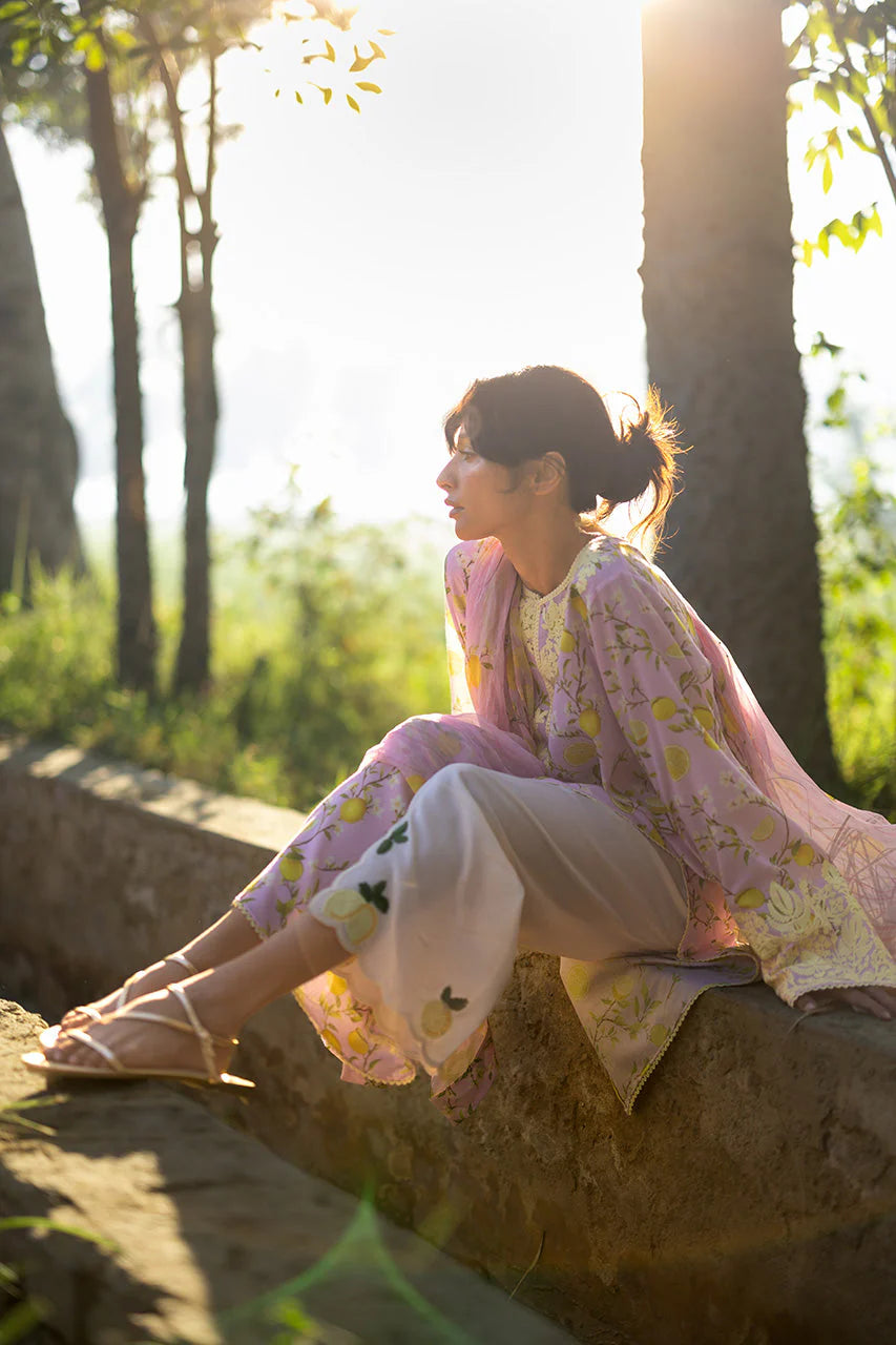 SANIA MASKATIYA AMBAR B