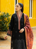 ZAINAB CHOTTANI CHIKANKARI D-05A
