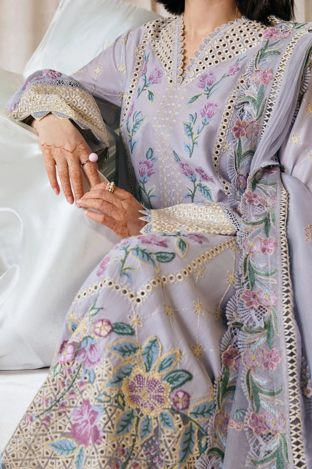 MARYAM HUSSAIN LUXURY LAWN PARI