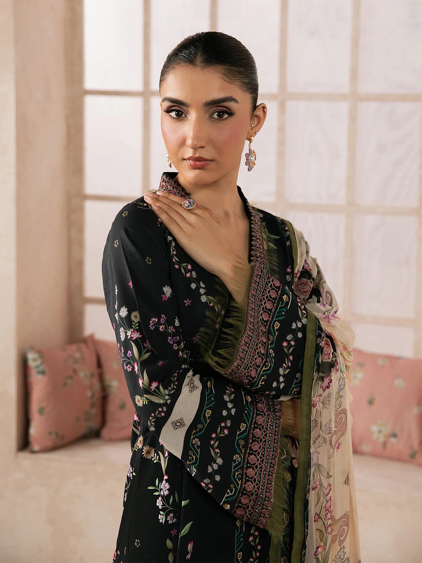 GULAAL SYRA LAWN ELINA