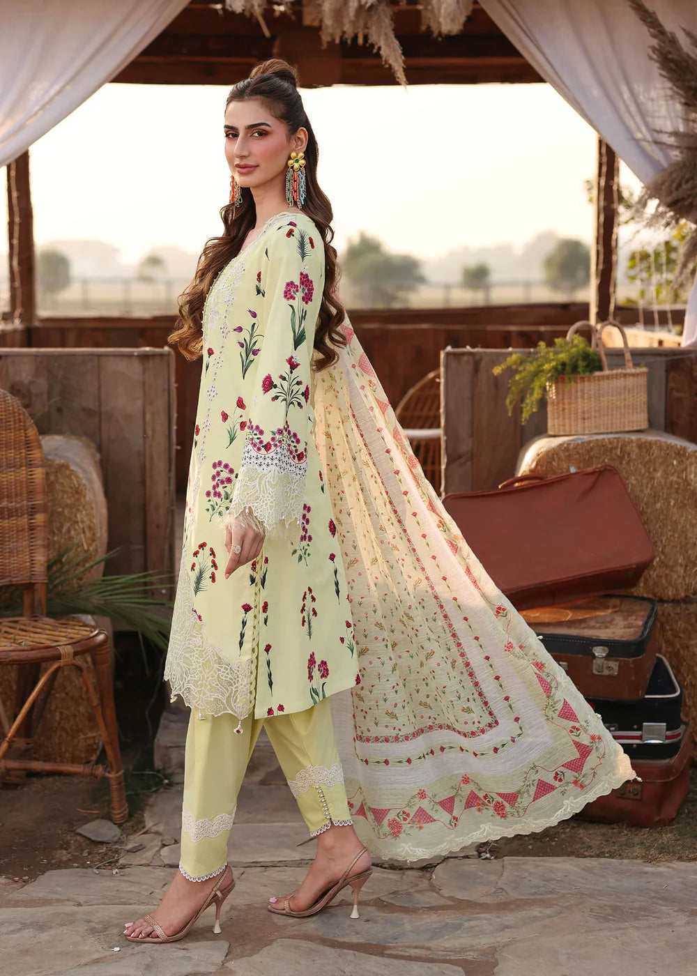 SARDINIA FESTIVE LAWN  SUNLIT