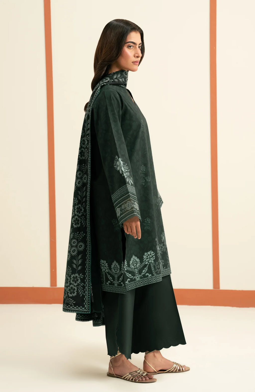 SERAN ESSENTIALS 26  D-05