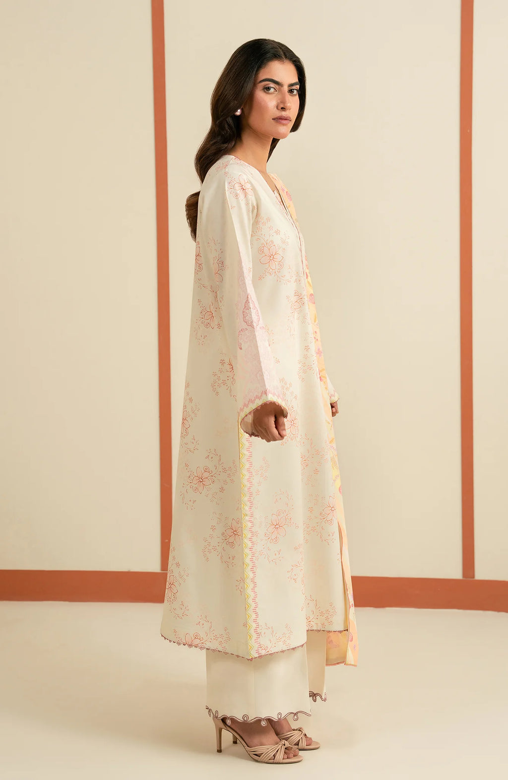 SERAN ESSENTIALS 26  D-06