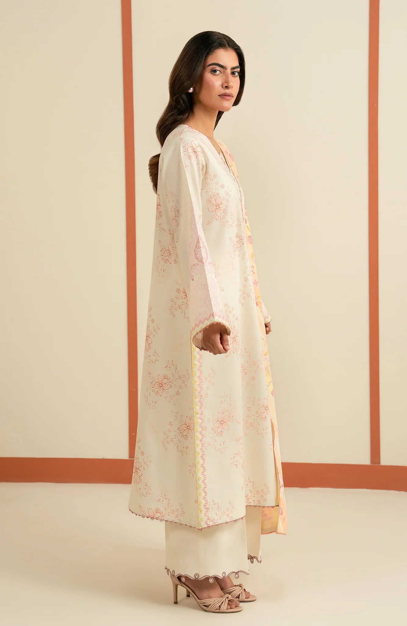 SERAN ESSENTIALS 26  D-06