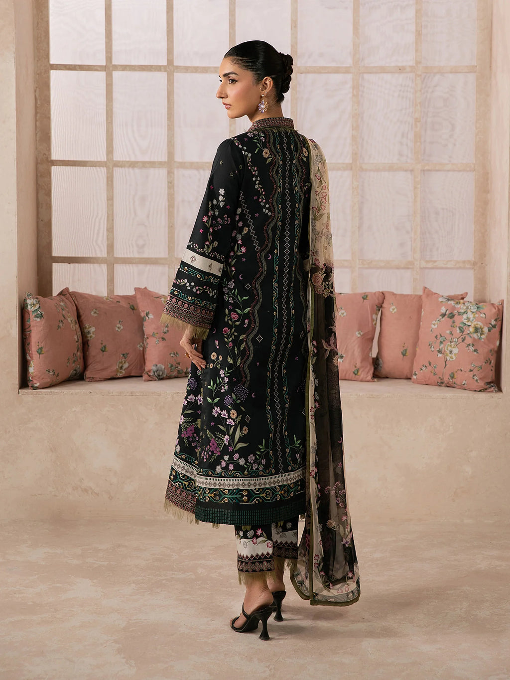 GULAAL SYRA LAWN ELINA