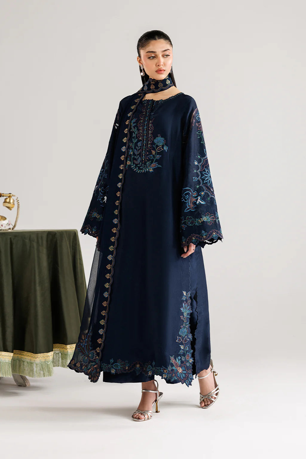 IZNIK UE-654 3PC