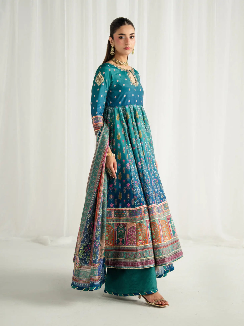 GULAAL AIRA AZURE