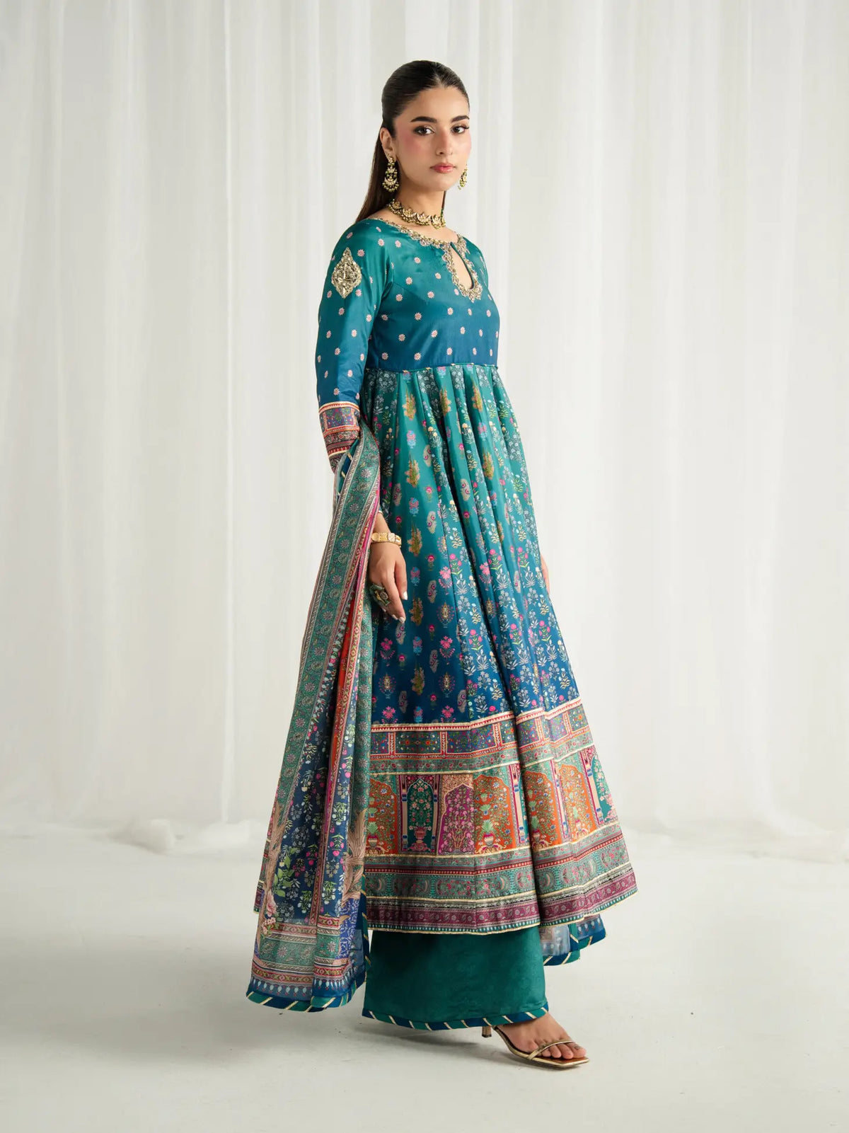 GULAAL AIRA AZURE