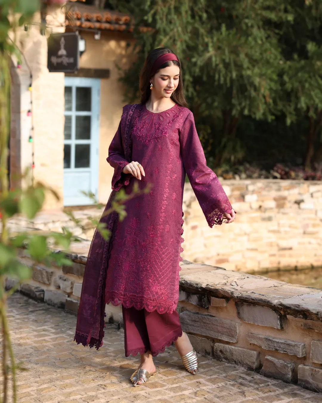 AYLLEEN NAQSH SUROOR