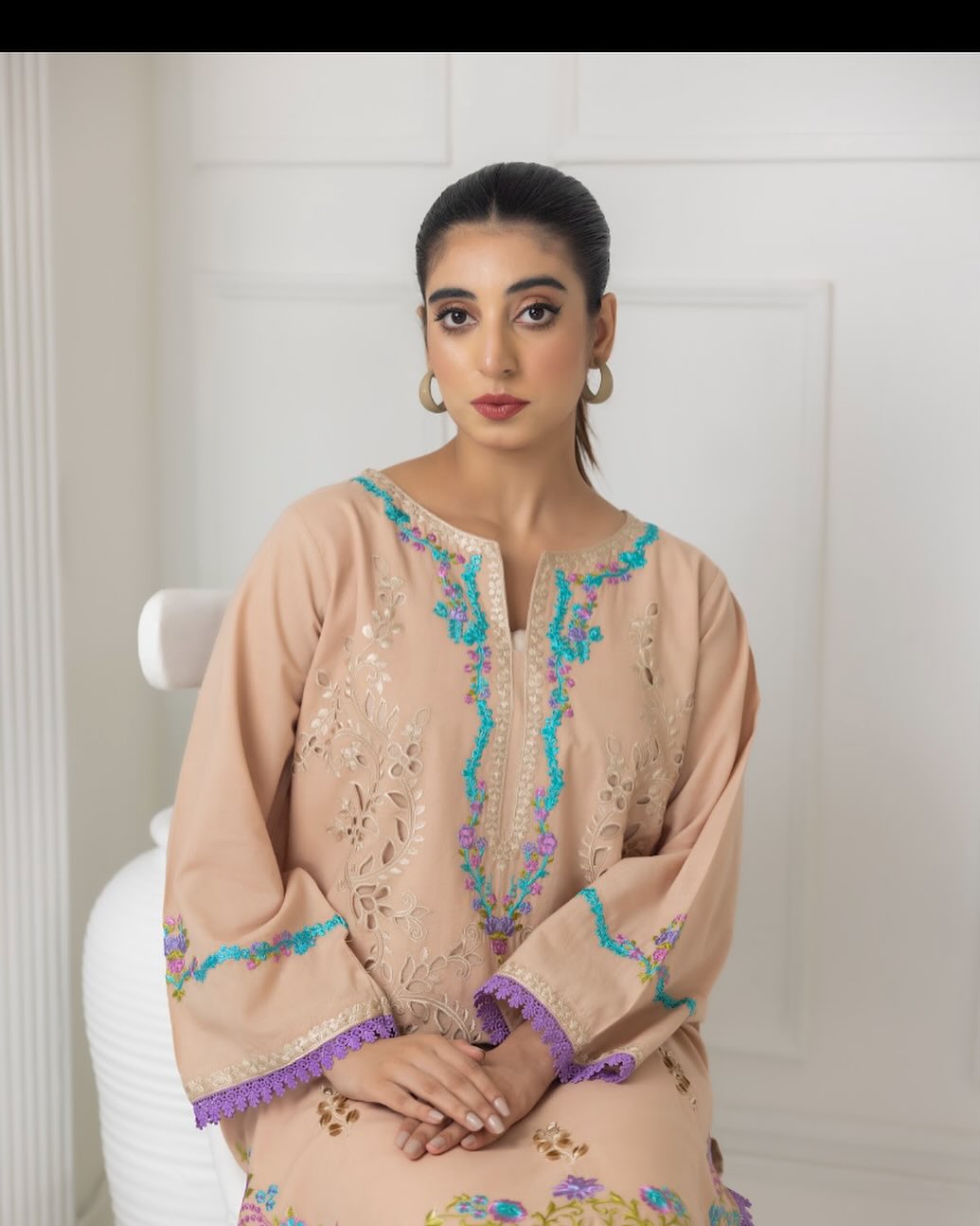 ZAINAB'S CREAM KURTI