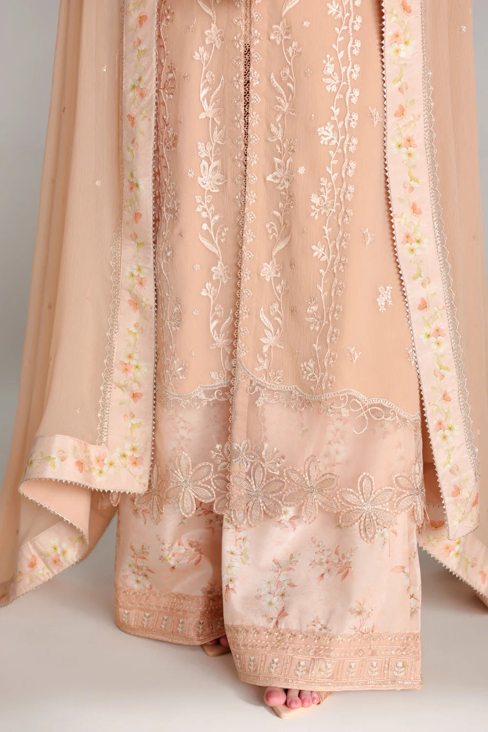 AZURE ENSEMBLES FESTIVE CREAM DREAM