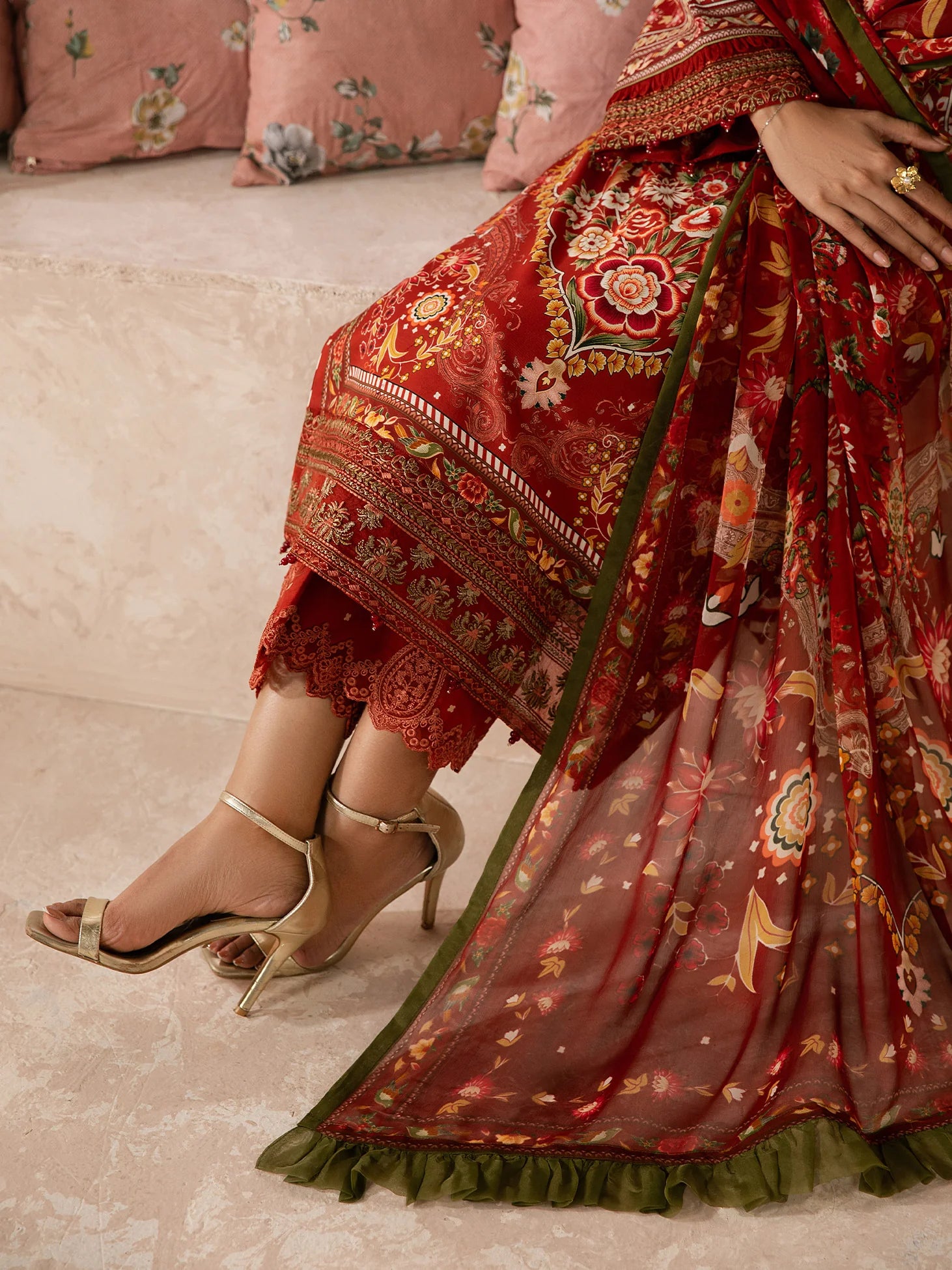 GULAAL SYRA LAWN CALYX