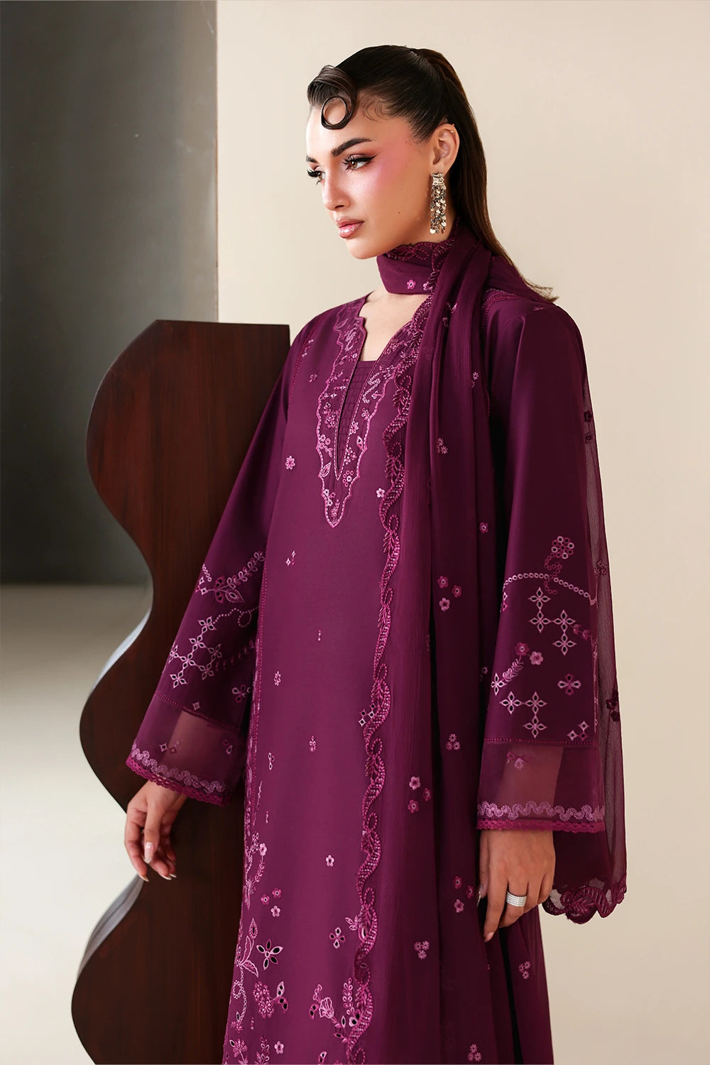 AZURE LUXURY LAWN GROVY GARNET