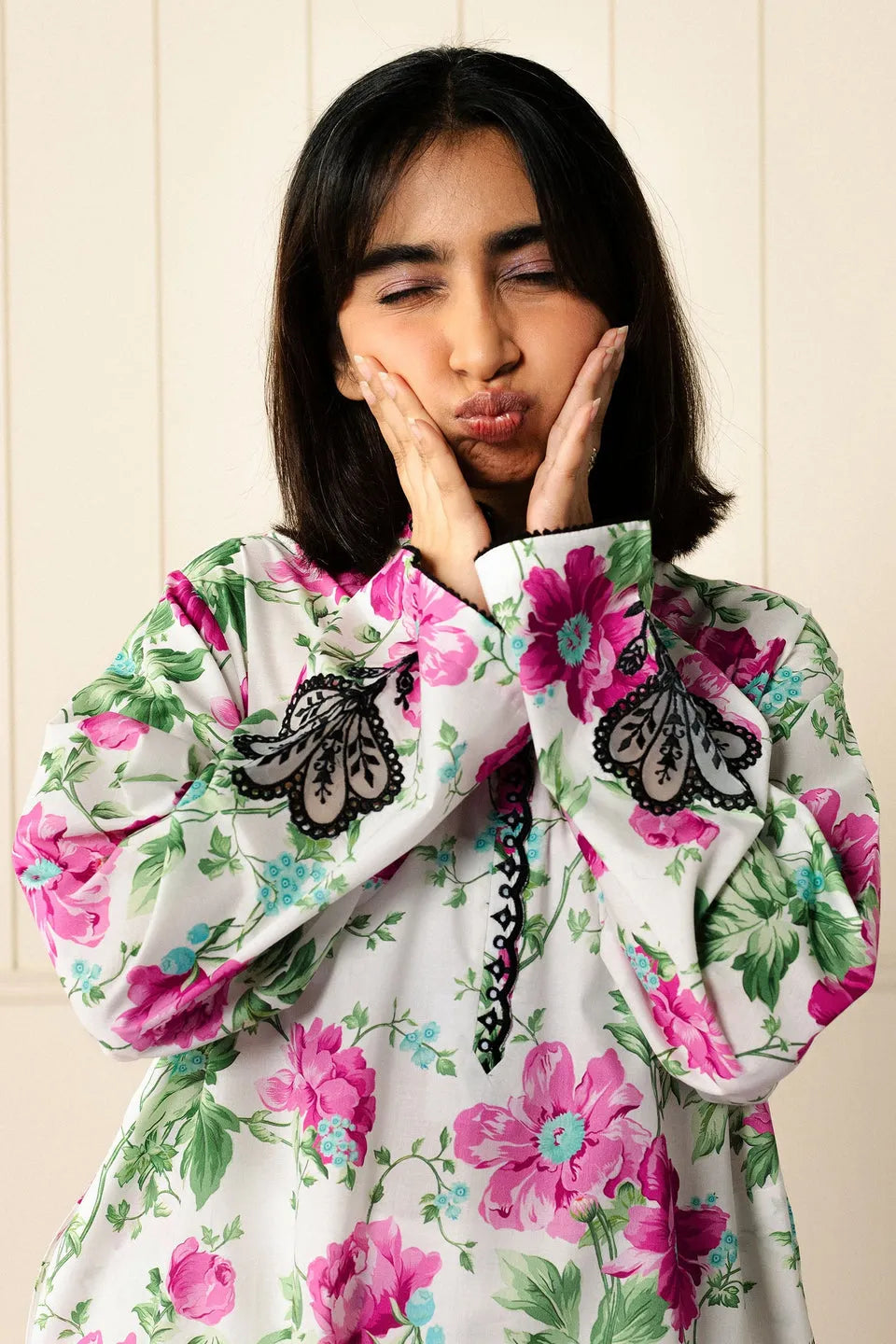 ZARA SHAHJAHAN  CR26C0003 2PC