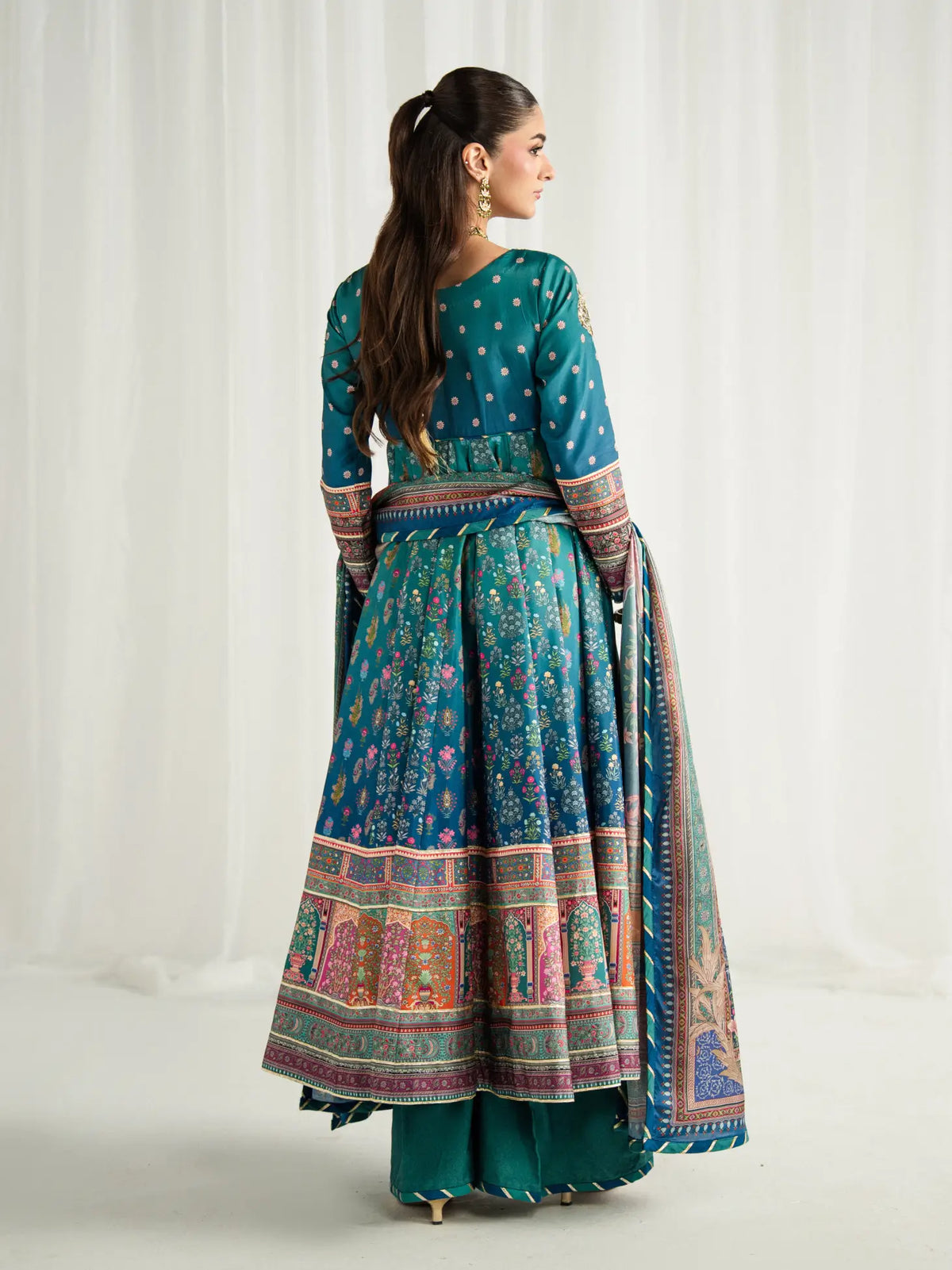 GULAAL AIRA AZURE
