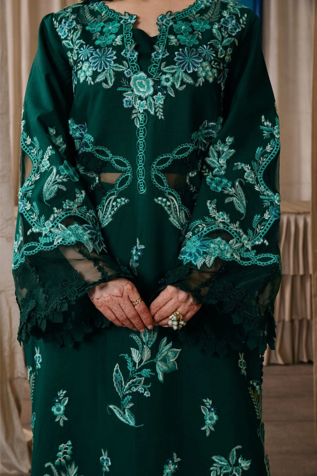 MARYAM HUSSAIN LUXURY LAWN MAHEER