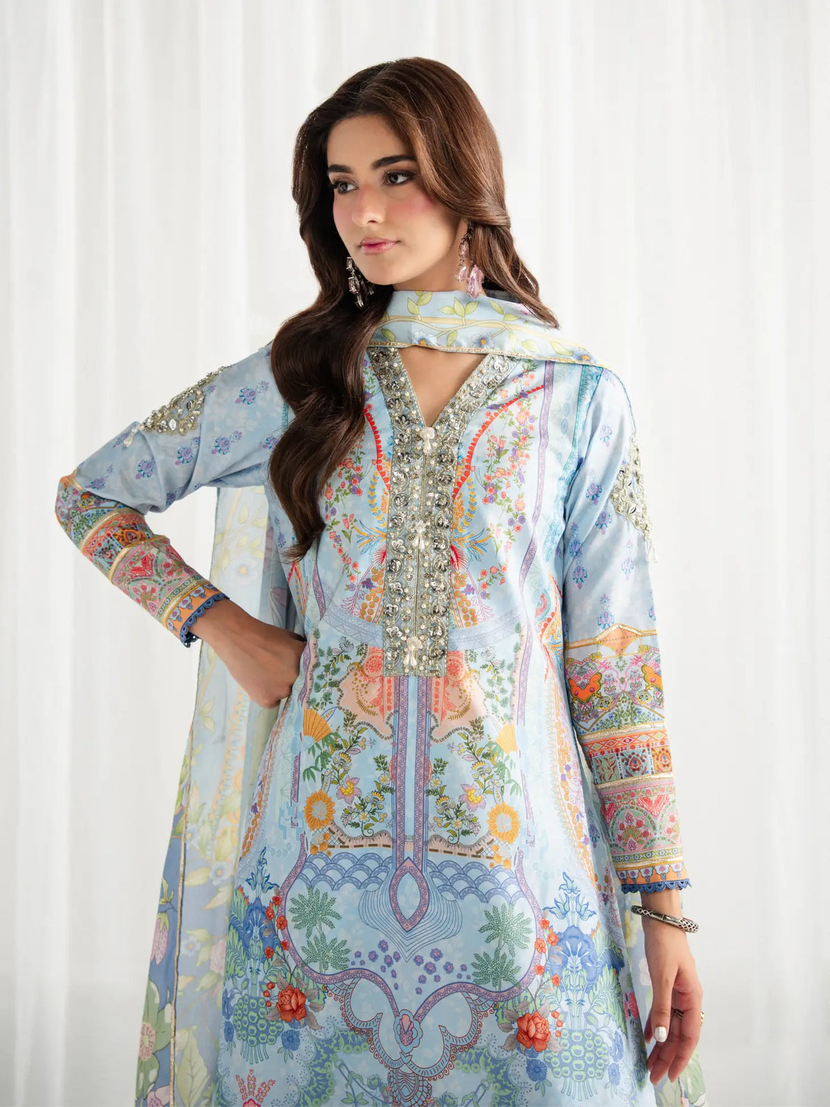 GULAAL AIRA MISTY
