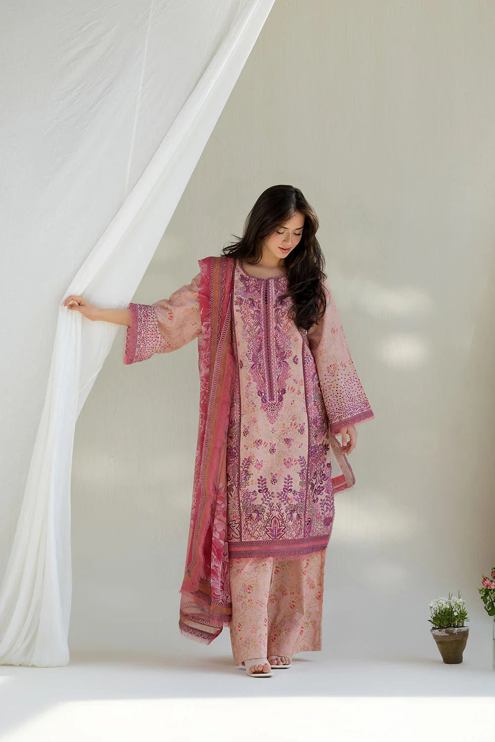 SOBIA NAZIR VITAL UNSTITCHED LAWN VT26-5B